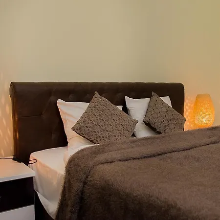 Two Bedroom At Center شقة *