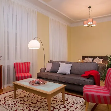 شقة Two Bedroom At Center *